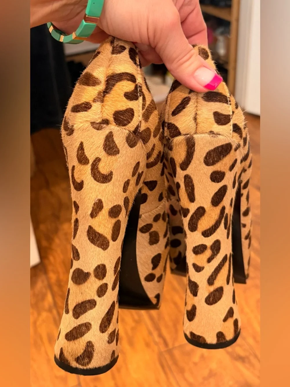Dolce Vita DV8 Leopard Calf Hair Platform Heels Size 6 Statement Pumps